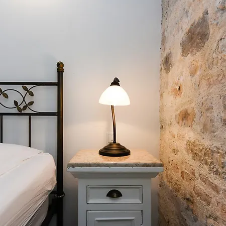 어코모데이션 지나 아파트