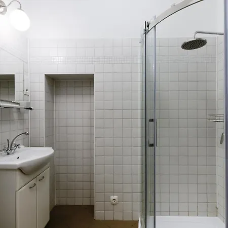 吉娜宾馆 * 扎达尔