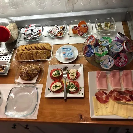 公寓 吉娜宾馆 扎达尔