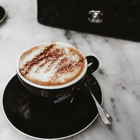 어코모데이션 지나 자다르